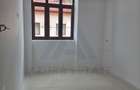 Apartament renovat 3 camere 2 bai 85 mp si pivnita  în zona Central - 3