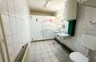 Spatiu comercial | doua cladiri, curte proprie | 300 mp | - 11