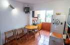 Vand apartament strada Rozelor cu 2 camere, decomandat, situat la etajul 3 - 5