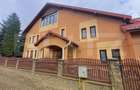 Vila de vanzare, 310 mp, teren 698 mp, zona Burdujeni - 1