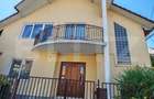 Casă de vânzare, 325 mp, teren 300 mp, zonă Centrală