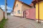 Casă spațioasă cu grădină pe str. Merilor, 194 mp utili – 439 mp teren | Ghimbav