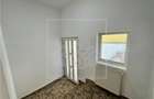 Casa de inchiriat - spatiu birouri/comercial - 6 camere - 200 mpu - 9