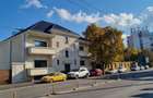 Vila - Bloc modern de 11 camere zona Centrul Civic , Onix