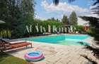 Superb Apartament cu 3 camere, piscina, 2 garaje, complet mobilat si utilat