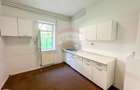 Spatiu comercial | doua cladiri, curte proprie | 300 mp | - 8
