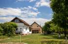 Casă de vânzare cu 3 camere cu curte generoasă - 13