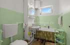 Apartament cu 3 camere, confort 1, decomandat, etajul 1.