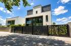 CASA EXLCUSIVISTA DE VANZARE IN SNAGOV IESIRE DIRECT LA LAC - 5