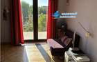 Vila stil florentin pe malul lacului,teren4500mp iesire la lac de 17ml