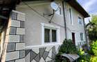 Casa spatioasa 8 camere+cladire auxiliara pretabil locuinta sau afacere+magazin - 1