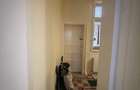 2 camere în vilă interbelică, Str. Londra – tavane 3m+, centrală proprie - 12