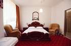 Casa cu 3 apartamente, P-ta Unirii , Str. Primariei - 2
