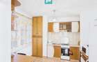 Casă renovată cu curte mare de închiriat în Rontău