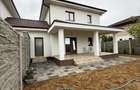 Duplex despărțit prin garaj, cu 5 camere - Zona Centrala - Dumbravita - 12