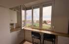 Studio renovat cu balcon inchis si bucatarie separata pe Siretului