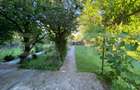 Casă solidă de vânzare 120mp, 1840mp teren la strada principala Paun