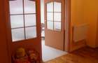 ,3 cam in vila,2 intrari,parter,PARCARE 2 -3 AUTOTURISME, - 5