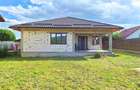 CASA PE PARTER IN BUJORENI - LINISTE, CURTE SI VEDERE SPRE VF. COZIA - 3