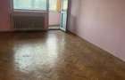 Apartament 3 camere, nedecomandat - 1