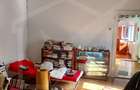 Casa in zona semicentrala, singur in curte, acces auto, spatiu mare de parcare - 2