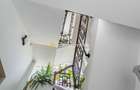 Clădire modernă, versatilă, cu terasă panoramică – locuință sau business