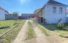 CASĂ CU TEREN GENEROS ȘI PANOURI FOTOVOLTAICE – BLĂJEL