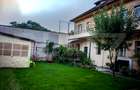 Apartament 3 camere 2 bai -in vila - 80mp  -pivnita si  parcare Central - 5