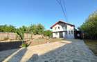 Casă frumoasă de vânzare în Petrachioaia - zonă centrală lângă lac - 2