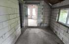 Duplex la rosu, 4400 mp teren, Siret - 17