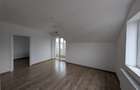 Apartament de 3 camere, semidecomandat, zona Tinertului - 2