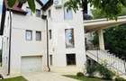 Casă Spațioasă cu 2 Apartamente | Teren 1.100 mp | Marghita