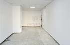 Spatiu comercial renovat cu vitrina - Semicentral - 2