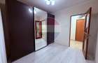 De vânzare apartament 3 camere  Zona Universității, Str Ronald Reagen - 4