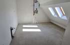 Apartament 4 Camere, Bloc Nou/Mansarda, P-ta Republicii, 7 Noiembrie - 10