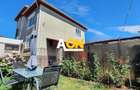 Casa cu 4 camere, garaj, teren 791 mp, zona Schit - 1