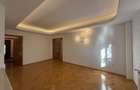 Vila spațioasă în Sisesti | 600 mp | 9 locuri de parcare | Teren 1500 mp - 4