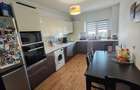 Apartament spatios, 2 camere, decomandat, 84 mp, Tractorul - 1