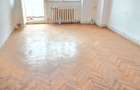 Apartament 3 camere decomandat, 2 bai, balcon inchis, centrala, etaj 1 - 5