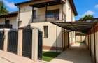 Vanzare Casa  - Vila - Prelungirea Ghencea - Margelelor - teren 300mp -  225000E - 1