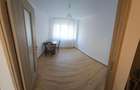 Spre inchiriere apartament 3 camere - 4