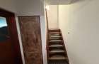 Teren intravilan 531 mp cu 2 locuințe și garaj sector 1