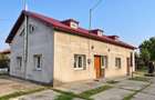 Casa in centrul comunei Tunari, la rosu - 1