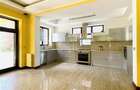 VANZARE VILA 8 CAMERE 652 mp teren zona Sisesti Sector 1 - 3