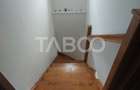 Casa in zona centrala 5 camere 2 bucatarii 3 bai curte comuna Cisnadie