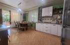 Casa individuala cu piscina. P+1+M. zona foarte buna - 45