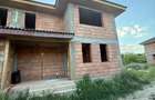 MT253 Duplex la rosu, 4 camere, Sanandrei, la asfalt