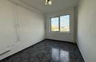 Apartament spatios, 2 camere, etaj 3,  49 mp utili, zona Soarelui - 7