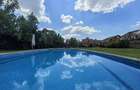 Vilă cu acces la piscina langa Jolie Ville - 1