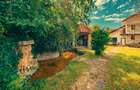 Casa superba cu vedere la lac in Izvorani – piscina, natura,si potential imens! - 8